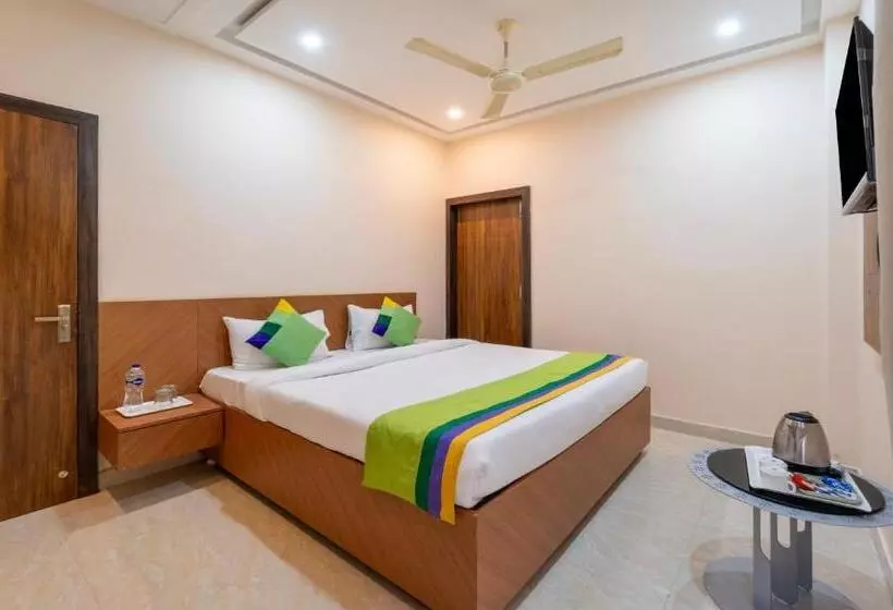 ホテル Treebo Raj Palace