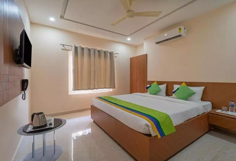 ホテル Treebo Raj Palace