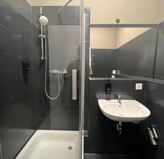 پانسیون N8s   By Leipzig Suites