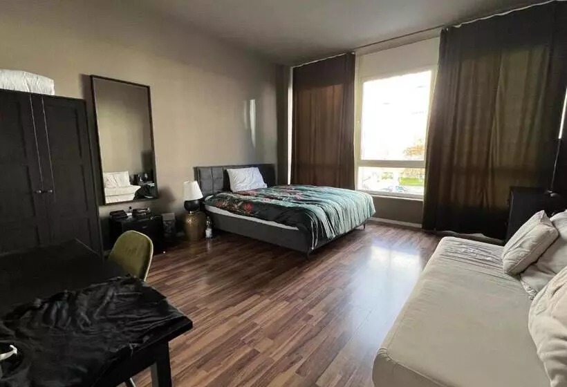 پانسیون N8s   By Leipzig Suites