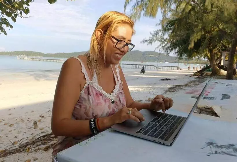 4k Beach Hostel