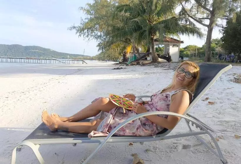 4k Beach Hostel
