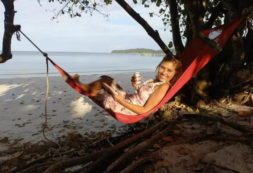4k Beach Hostel