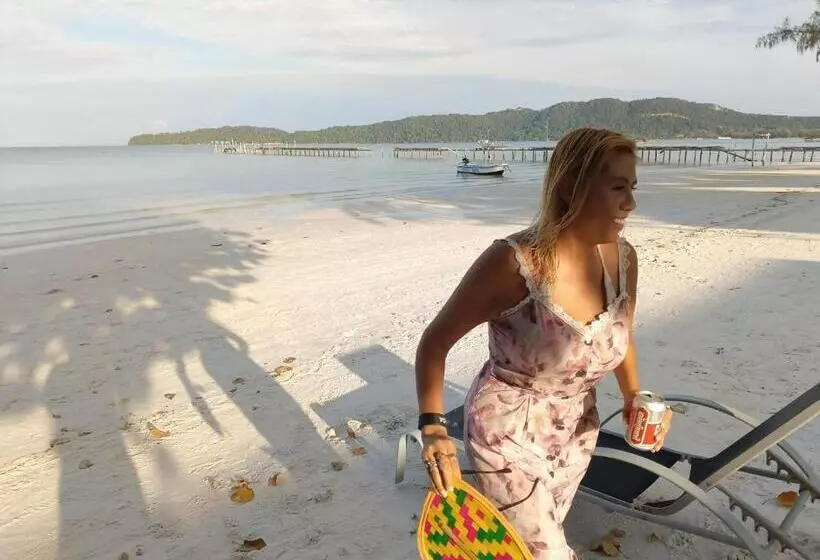 4k Beach Hostel