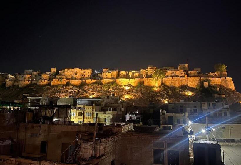 הוסטל Desert Cow Guesthouse And Safari