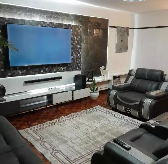 تختخواب و صبحانه Lakeview Plaza