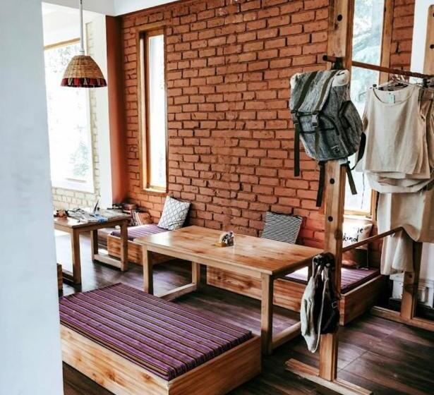 Bed and Breakfast Manzil Cafe & Stay