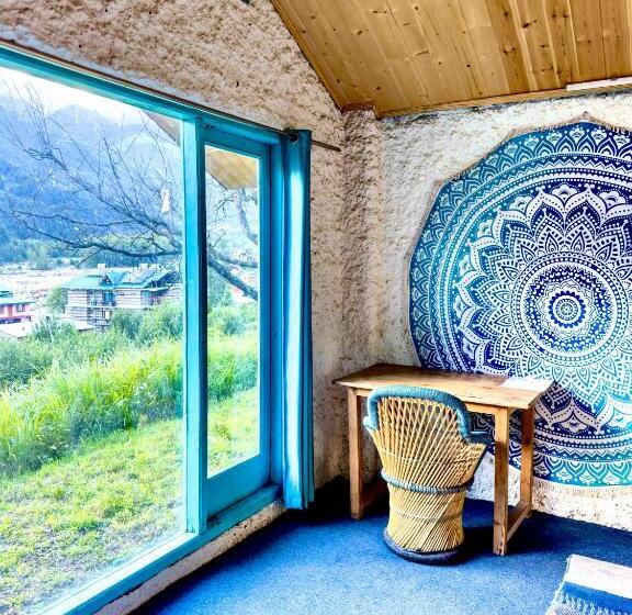 Bed and Breakfast Manzil Cafe & Stay