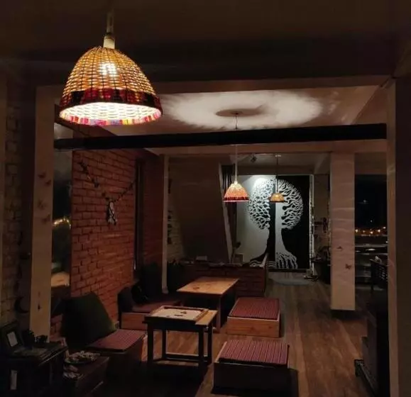 ベッドアンドブレックファースト Manzil Cafe & Stay