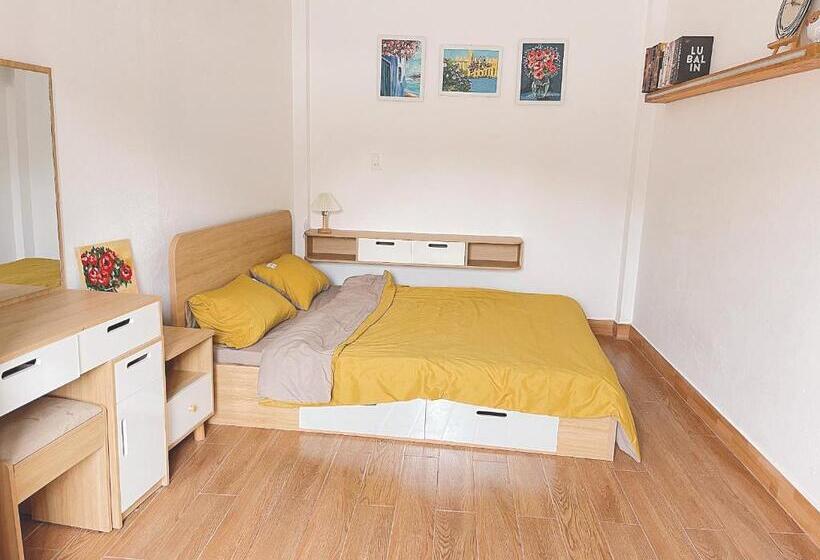 تختخواب و صبحانه Nai S House