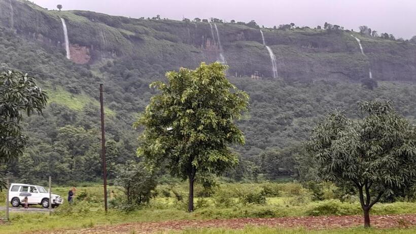 酒店 Bhandardara Natural Camping And Stay