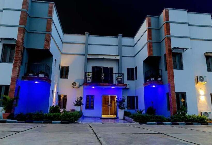 هتل Fragrance Apartments And Suites