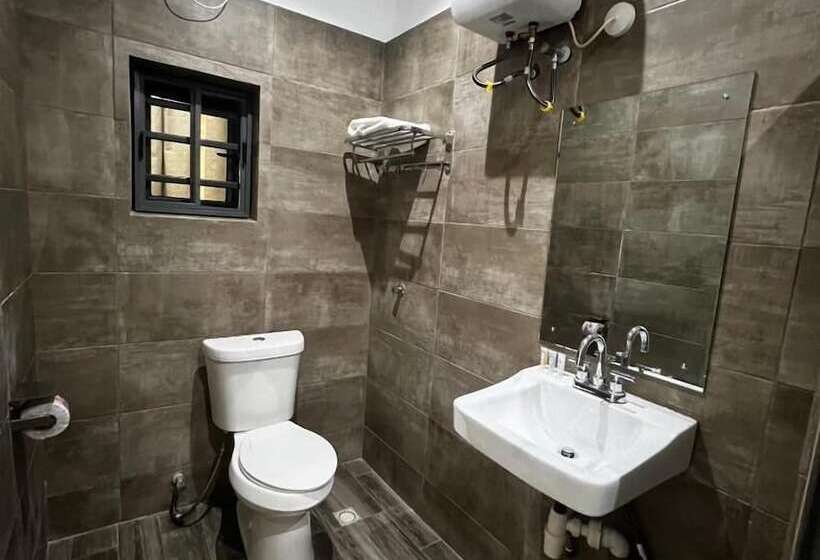 هتل Fragrance Apartments And Suites