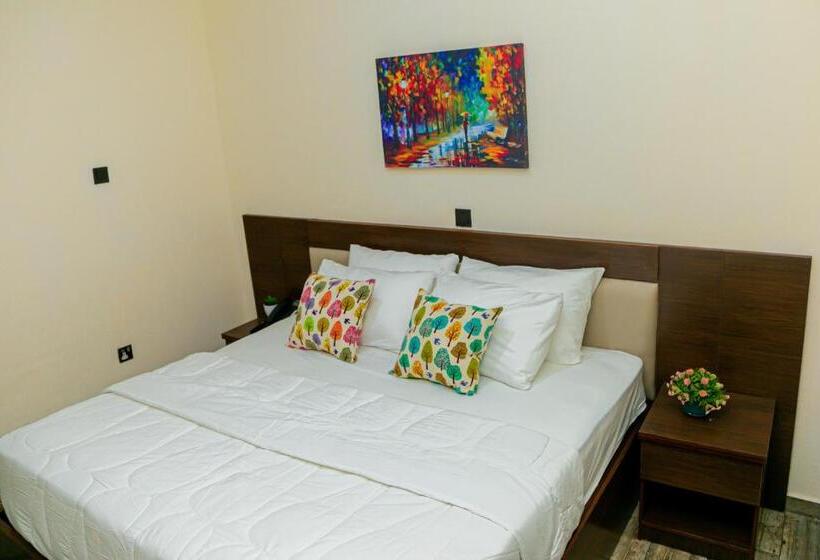 هتل Fragrance Apartments And Suites