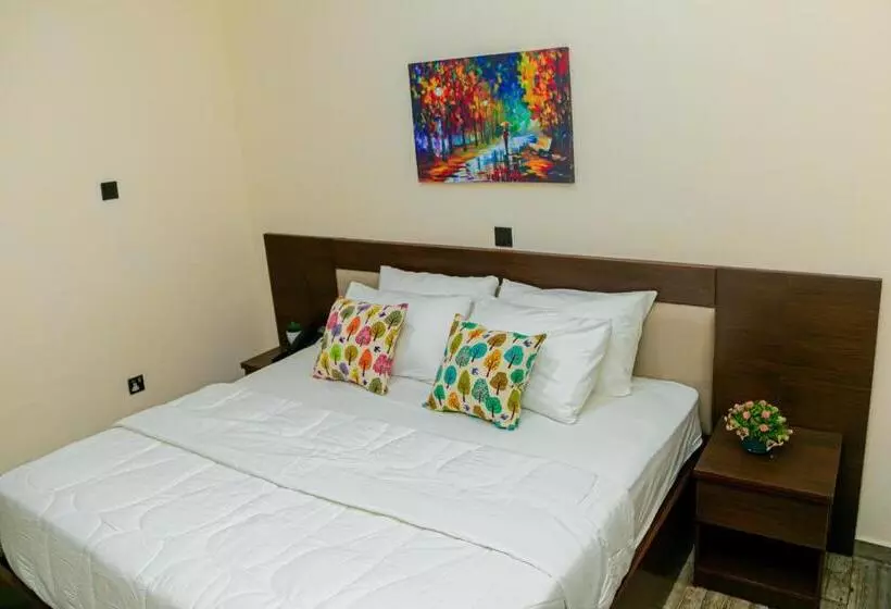 هتل Fragrance Apartments And Suites