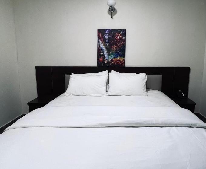 هتل Fragrance Apartments And Suites