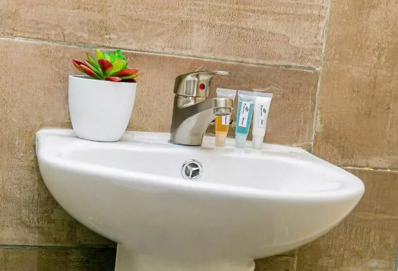 هتل Fragrance Apartments And Suites