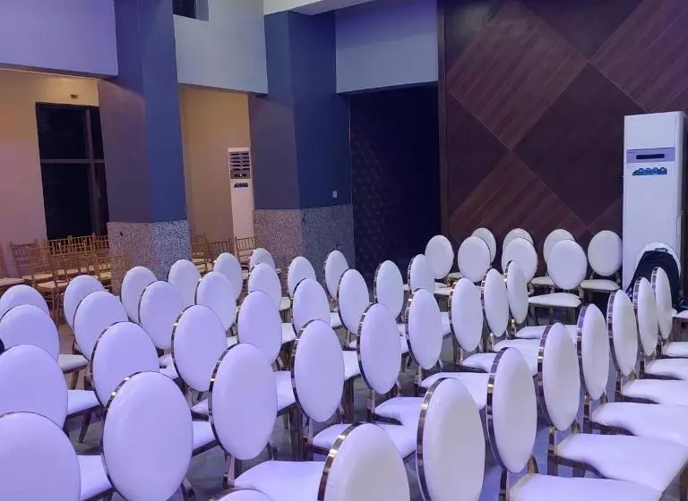 هتل Fragrance Apartments And Suites