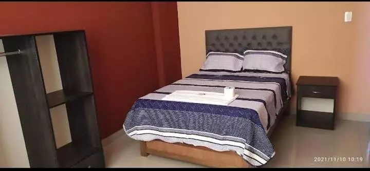 Hotelli Hostal Llaut