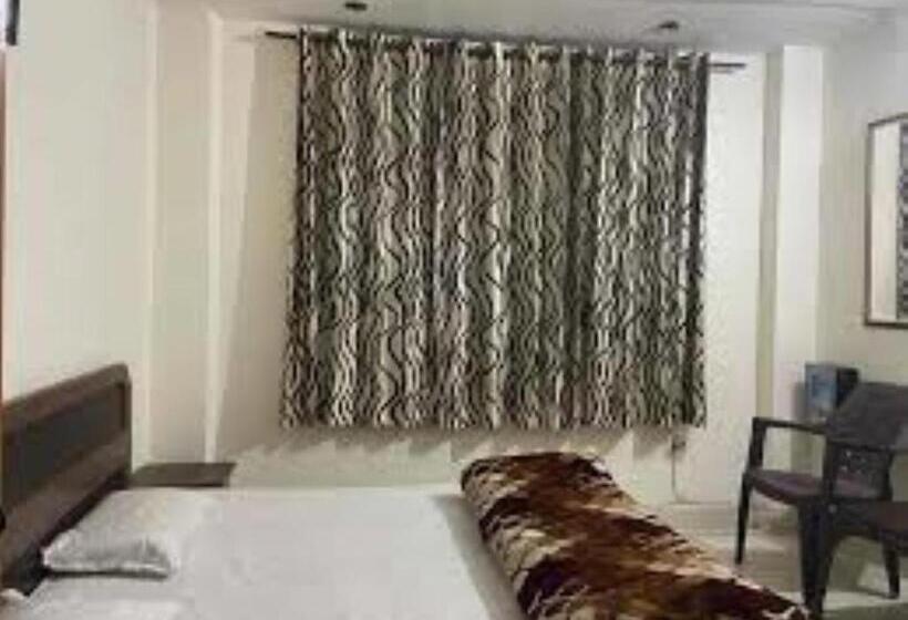 هتل Jk Breeze & Dental Care Jammu