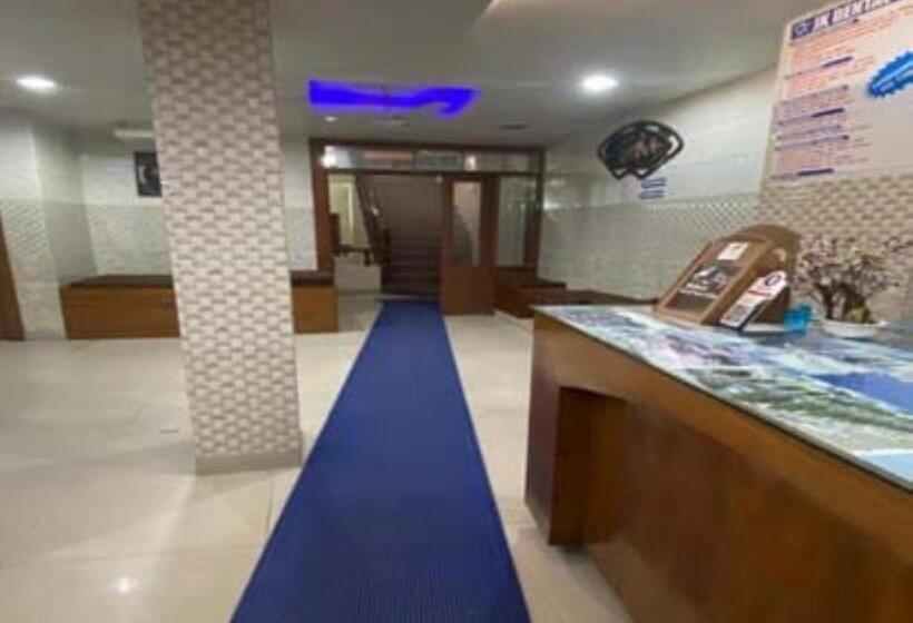 هتل Jk Breeze & Dental Care Jammu