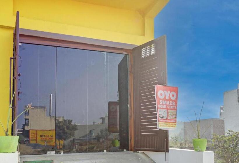 ホテル Spot On Smacs Home Stay