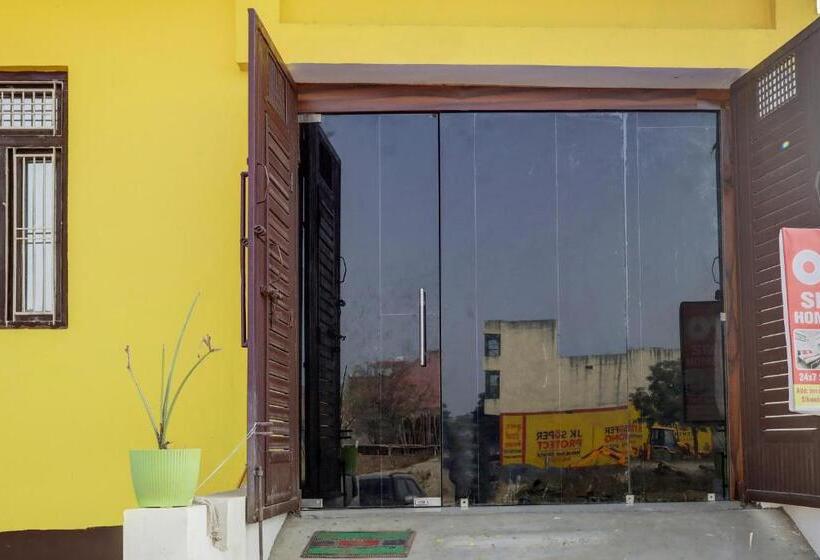 ホテル Spot On Smacs Home Stay