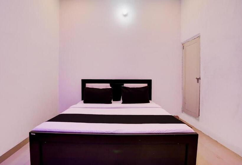 ホテル Spot On Smacs Home Stay