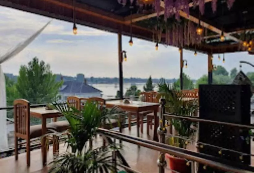 Hotel Sultan Residency Srinagar