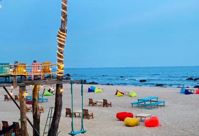 هتل Troco Beach Resort & Camping