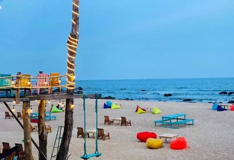 هتل Troco Beach Resort & Camping