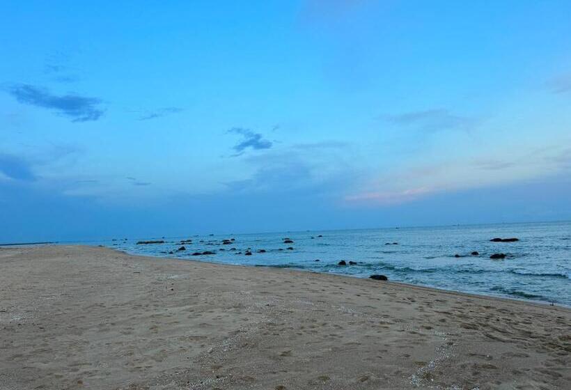 هتل Troco Beach Resort & Camping