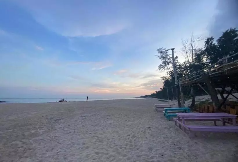 هتل Troco Beach Resort & Camping