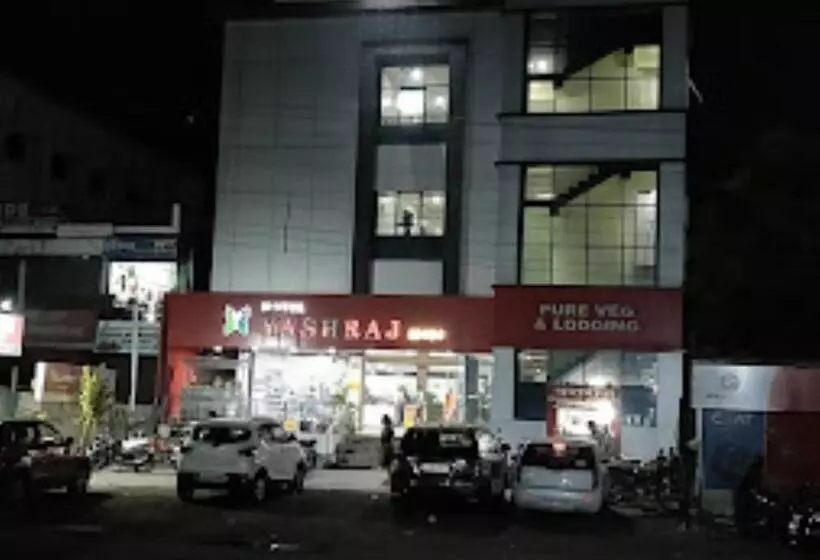 Hotelli Yashraj Inn Beed