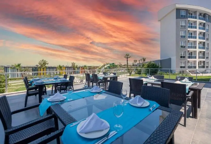 Palmora Lara Hotel