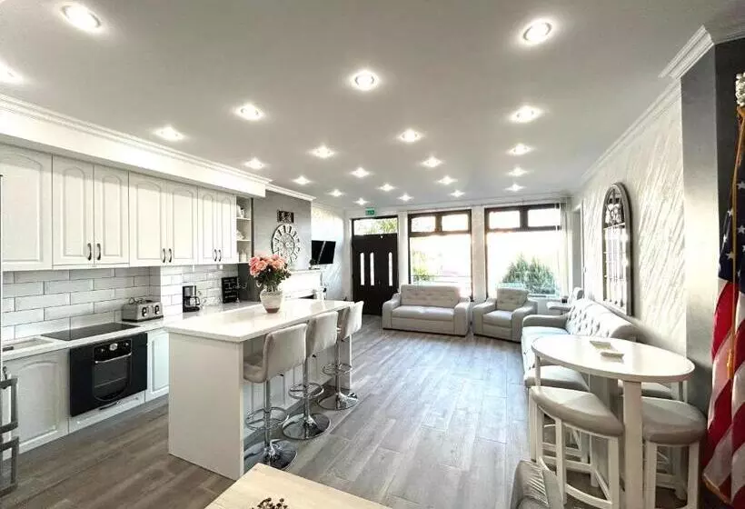 ペンション Diplomat Villa