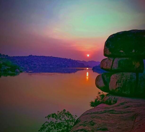 פנסיון Hampi Island