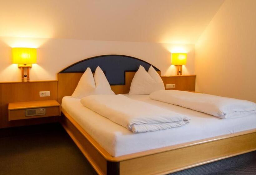 Goldenes Schiff Hotel Mietparkplätze