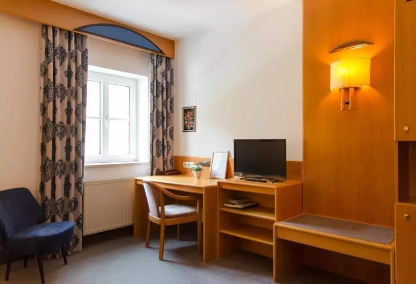Goldenes Schiff Hotel Mietparkplätze