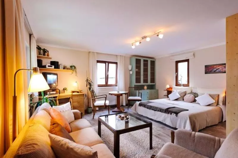 هتل Appartement Fallnhauser