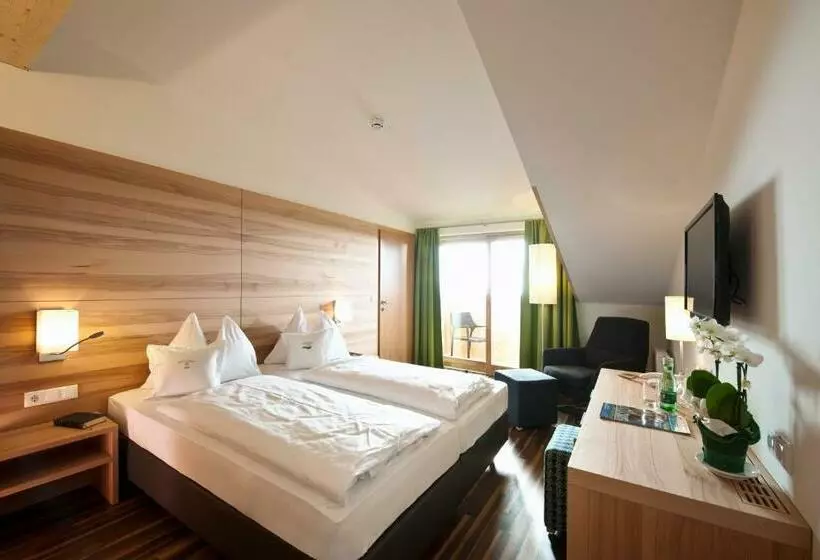 Hotelli Familien Sportresort Brennseehof