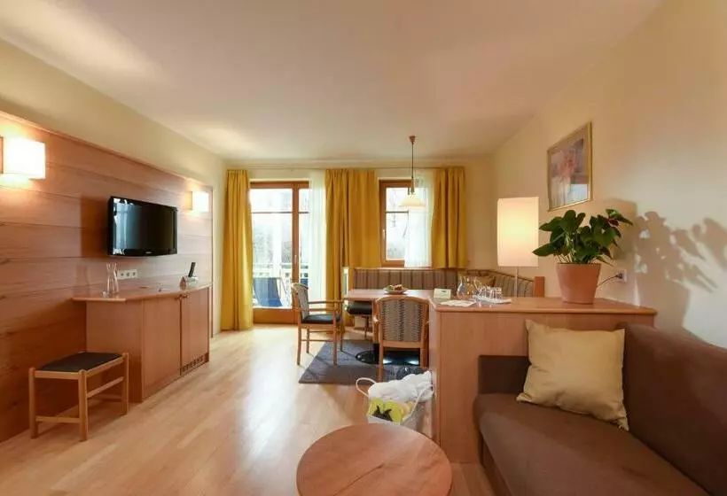 Hotelli Familien Sportresort Brennseehof