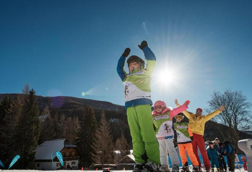 Отель Familien  Sportresort Brennseehof