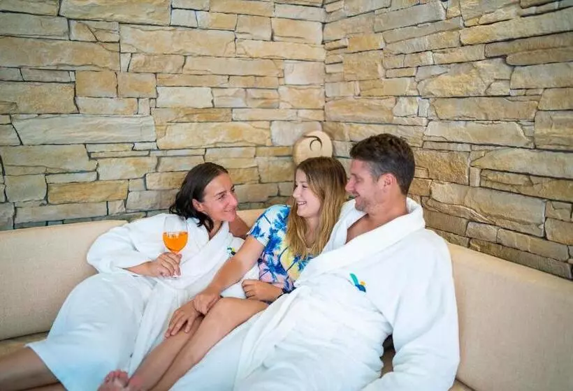 Hotelli Familien Sportresort Brennseehof