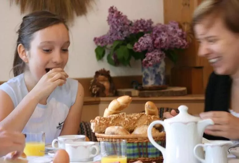 Hotelli Frühstückspension Kammerer