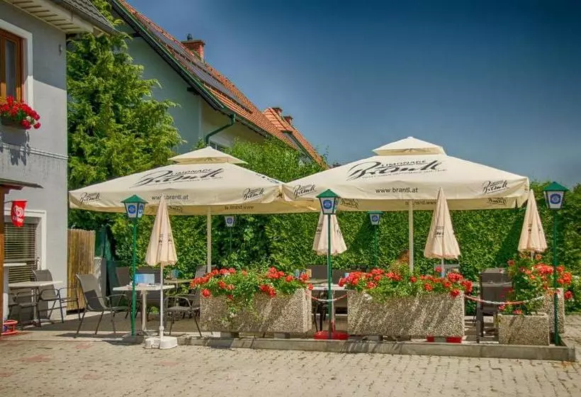 Hotelli Gästehaus Cafe Andrea