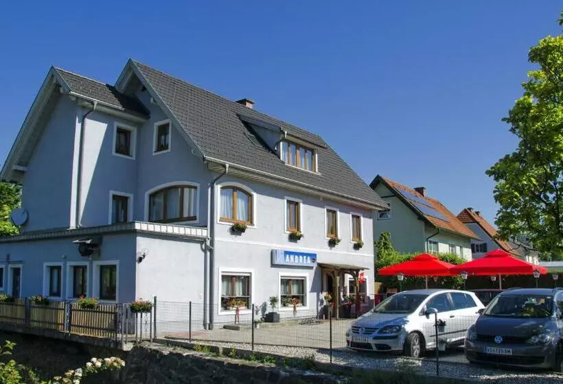 Hotelli Gästehaus Cafe Andrea