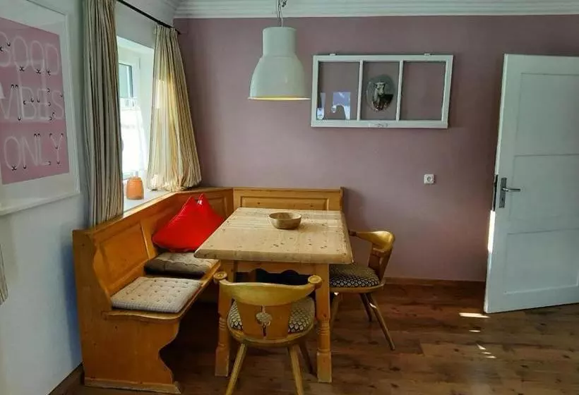 هتل Haus Montana