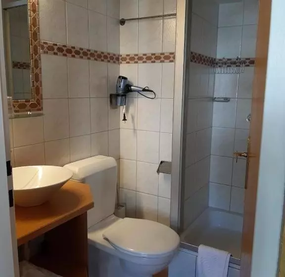 هتل Haus Montana