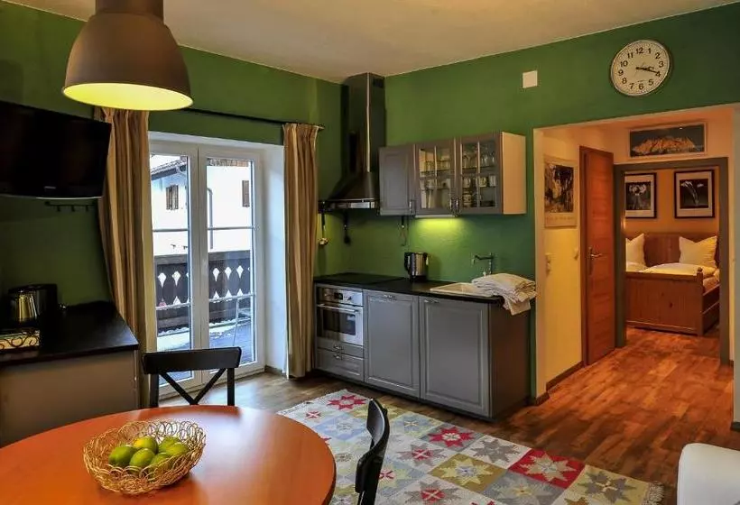 هتل Haus Montana